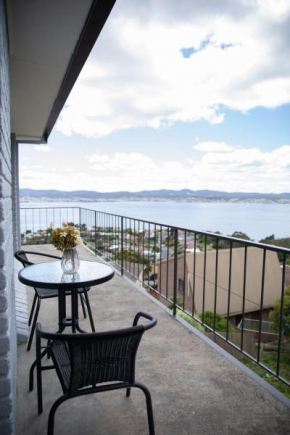 Cheerful 3 bedrooms home with Sea View